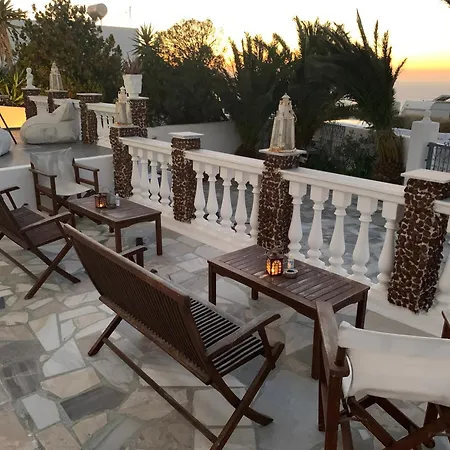 Maryloujohn Oia (Santorini)