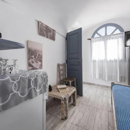 Maryloujohn Oia (Santorini)