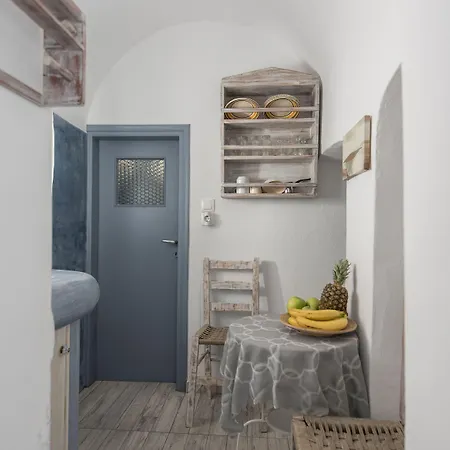 Maryloujohn Oia (Santorini)