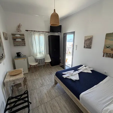 Maryloujohn Oia (Santorini)