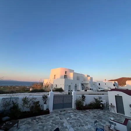 Maryloujohn Oia (Santorini)